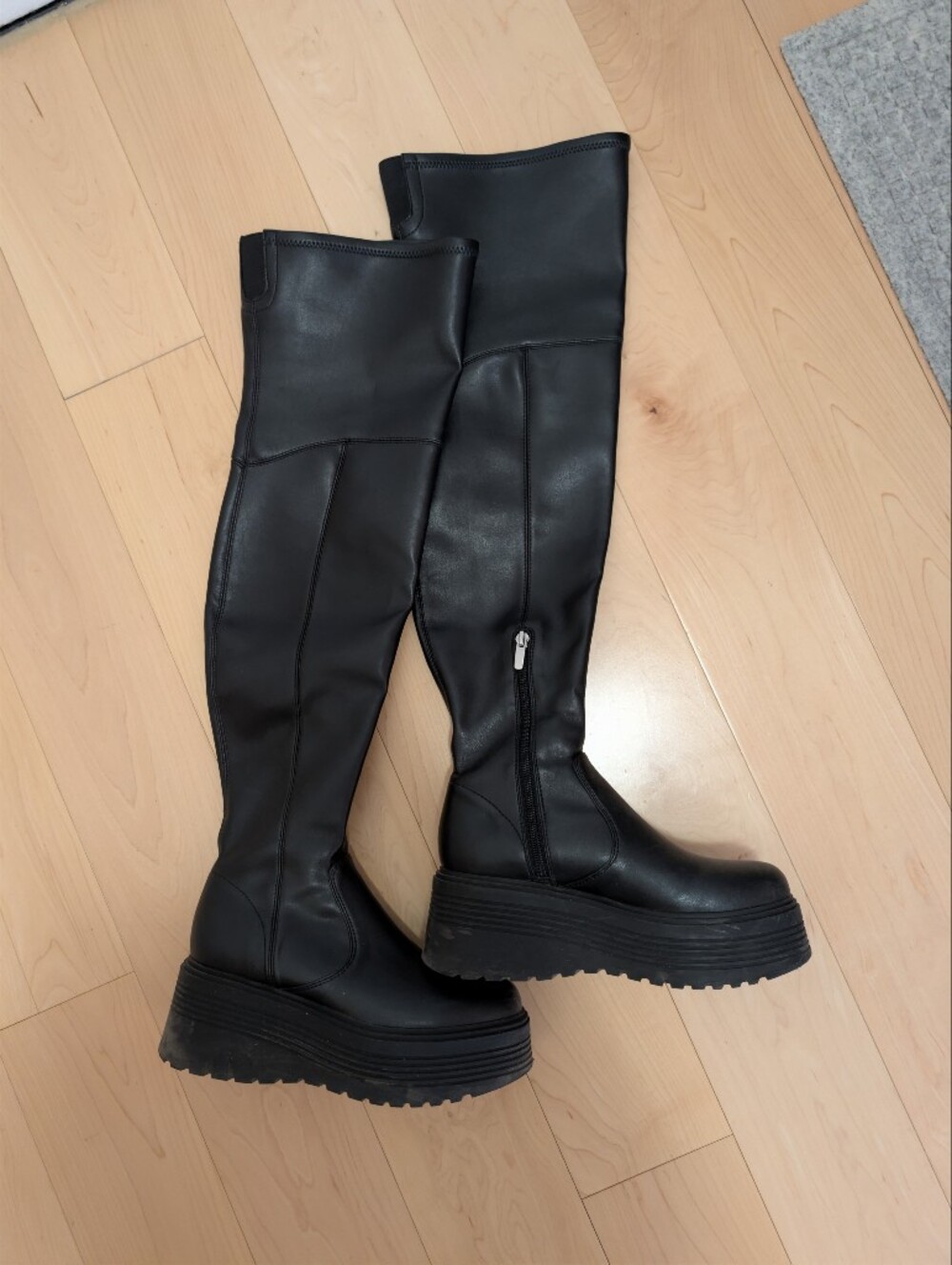 Nine West Black Vegan Leather Ankle Boots with Zip